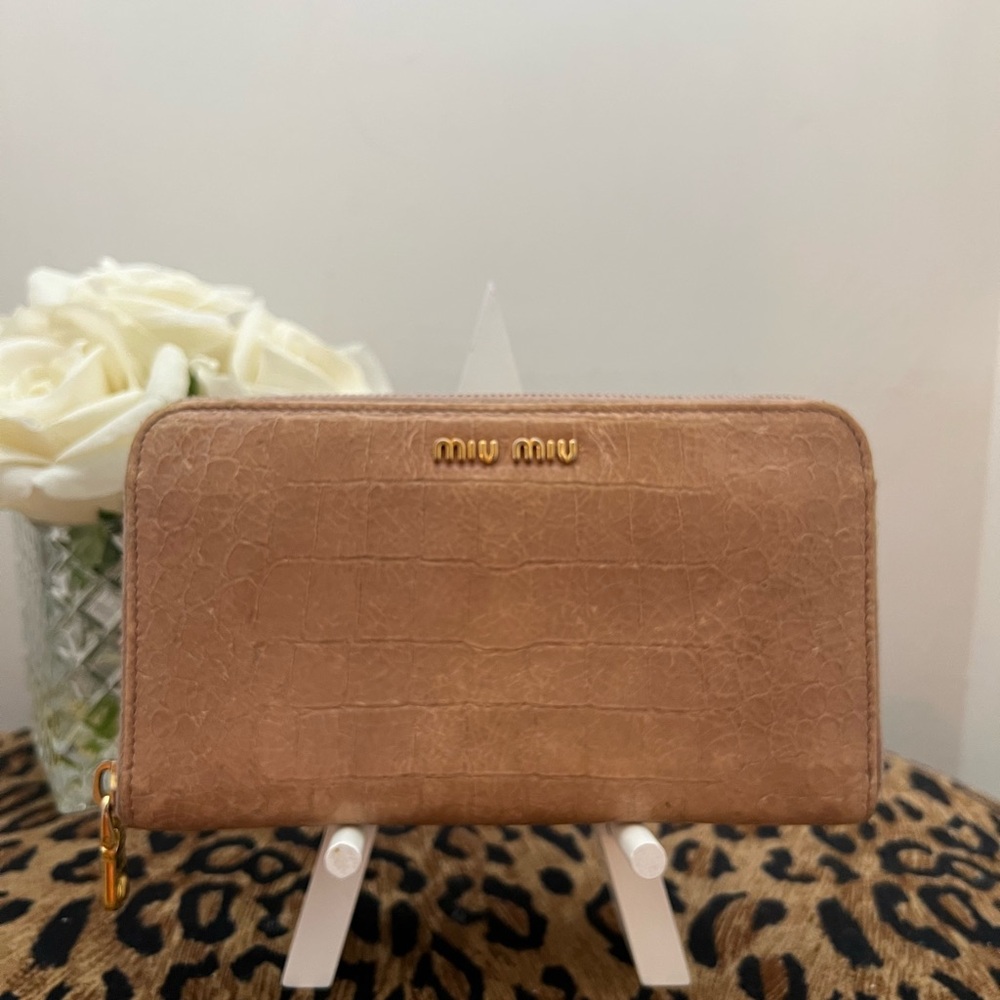 Miu Miu Beige Croc-Embossed Wallet